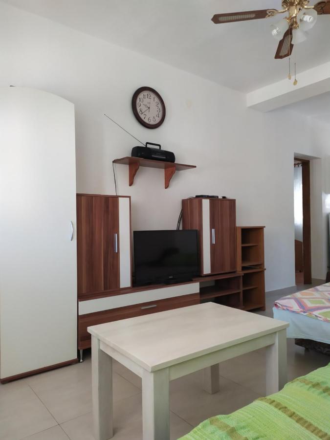 Apartman Vjeko Vir Bagian luar foto