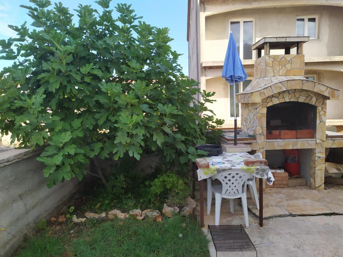 Apartman Vjeko Vir Bagian luar foto
