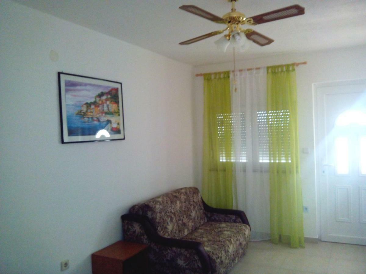 Apartman Vjeko Vir Bagian luar foto